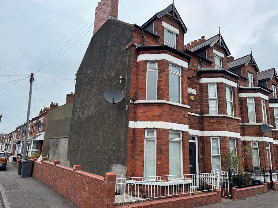 Stylish, Spacious And Central 4 Bedroom House Belfast Exterior foto